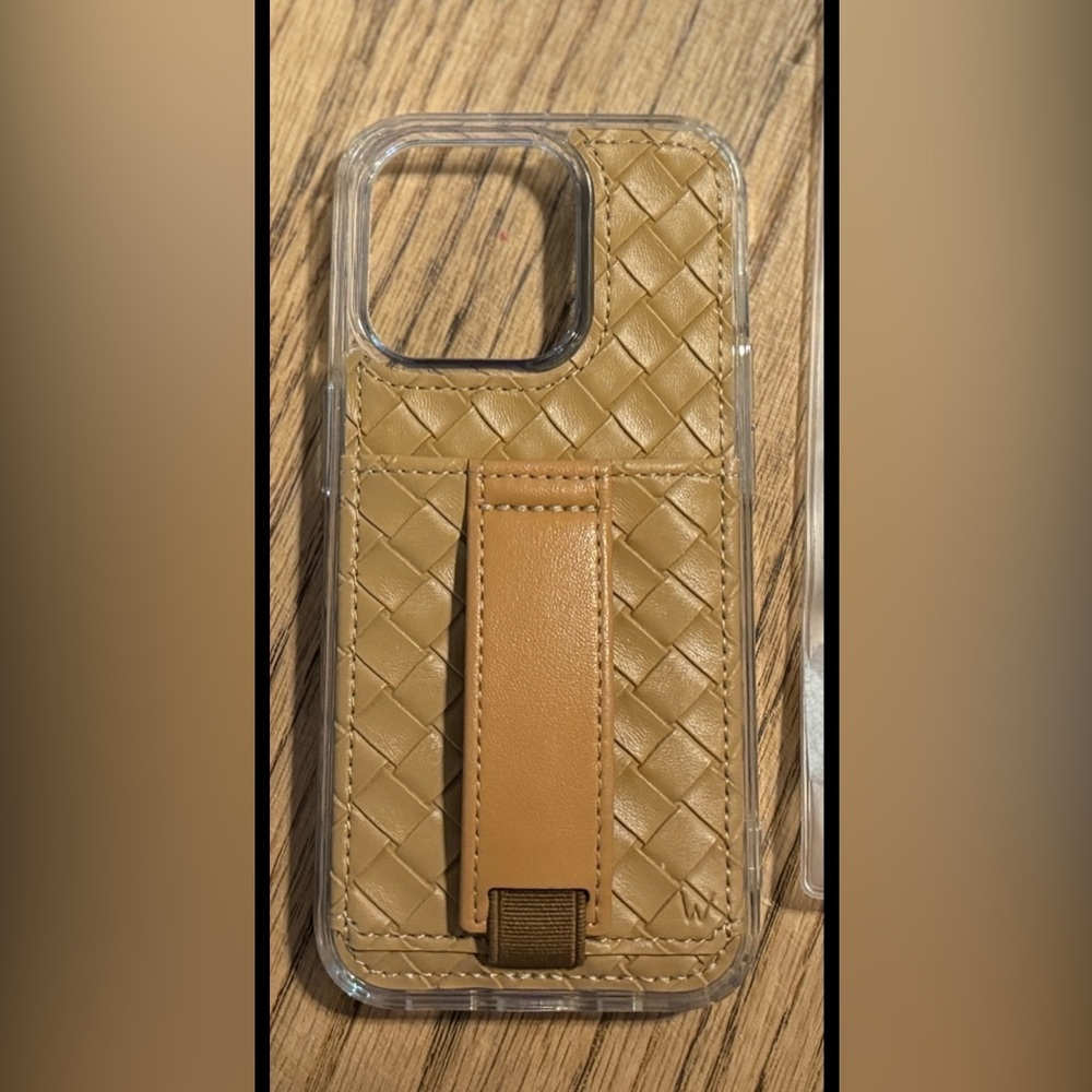 Sandstone Weave iPhone 15 Pro Walli Case